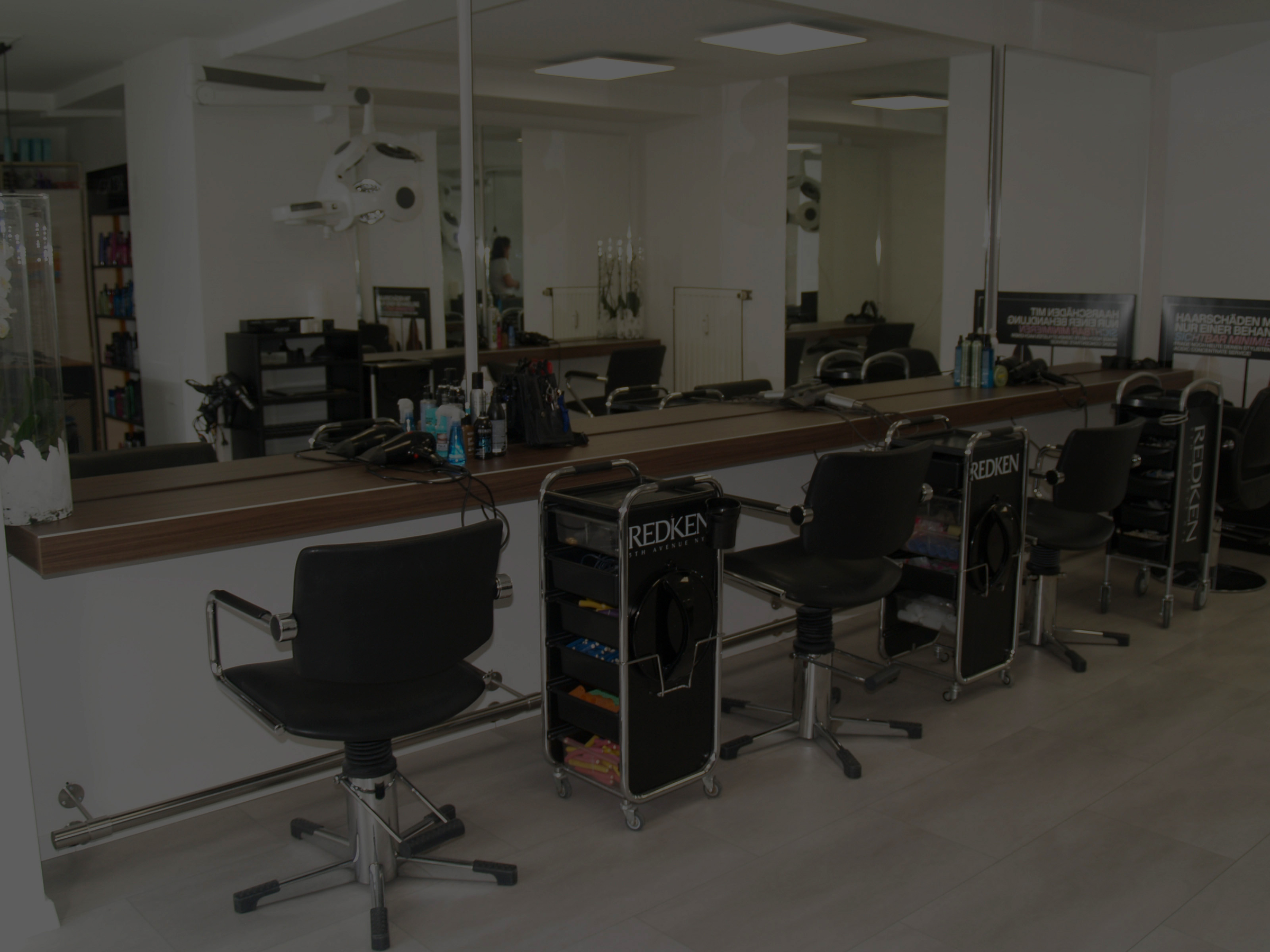hairvision-martinsried-friseurplatze-links-dunkel-35